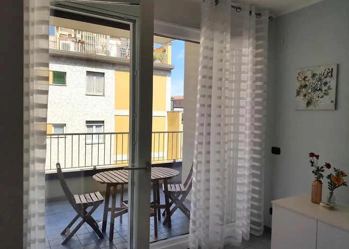 Matthias Home - Milan - Modern And Cozy Flat, Close To The Metro - 15 Min From Central Station, Close To San Raffaele